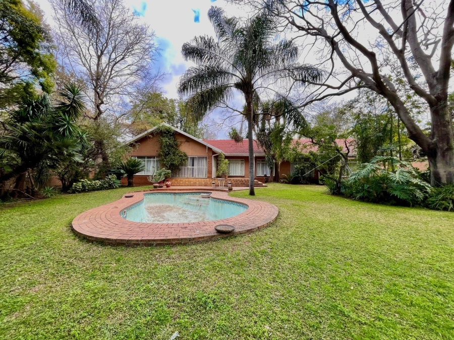 5 Bedroom Property for Sale in Protea Park North West